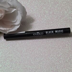 CARBON BLACK Eyeko London Black Magic Liquid Eyeliner and Widelash